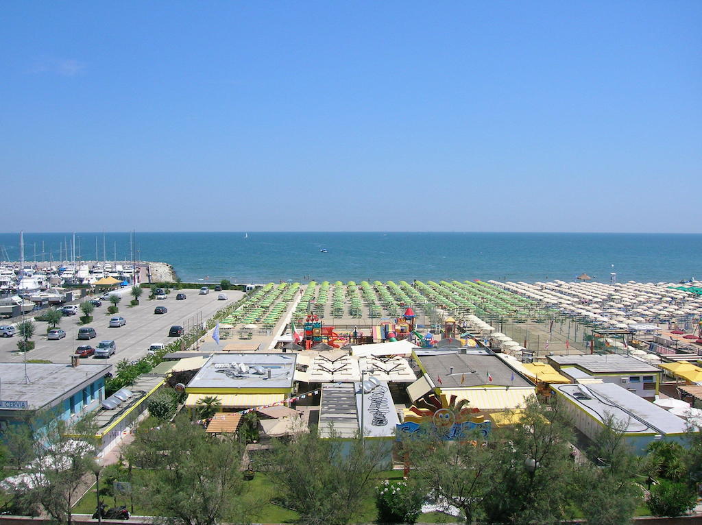 Hotel Bristol Cervia Exterior foto